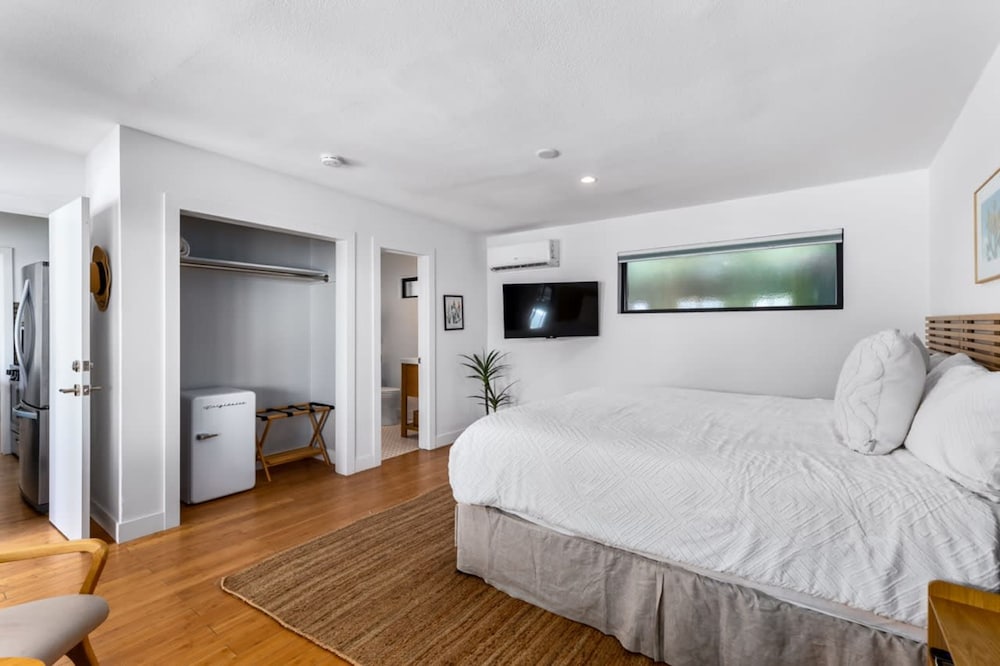 The Yucca Hotel- Entire Boutique Buyout