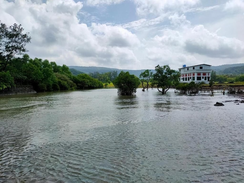 Shobha Farmhouse