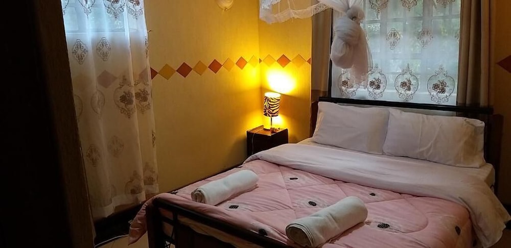 Lux Suites Weavers Haven Guest House