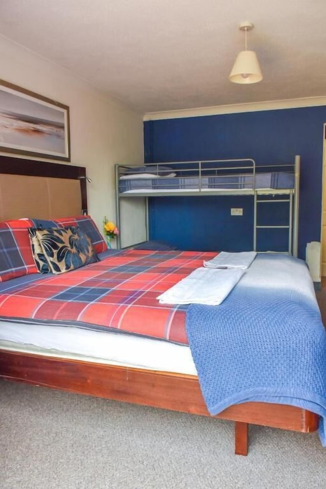 Gatwick Castle B&B