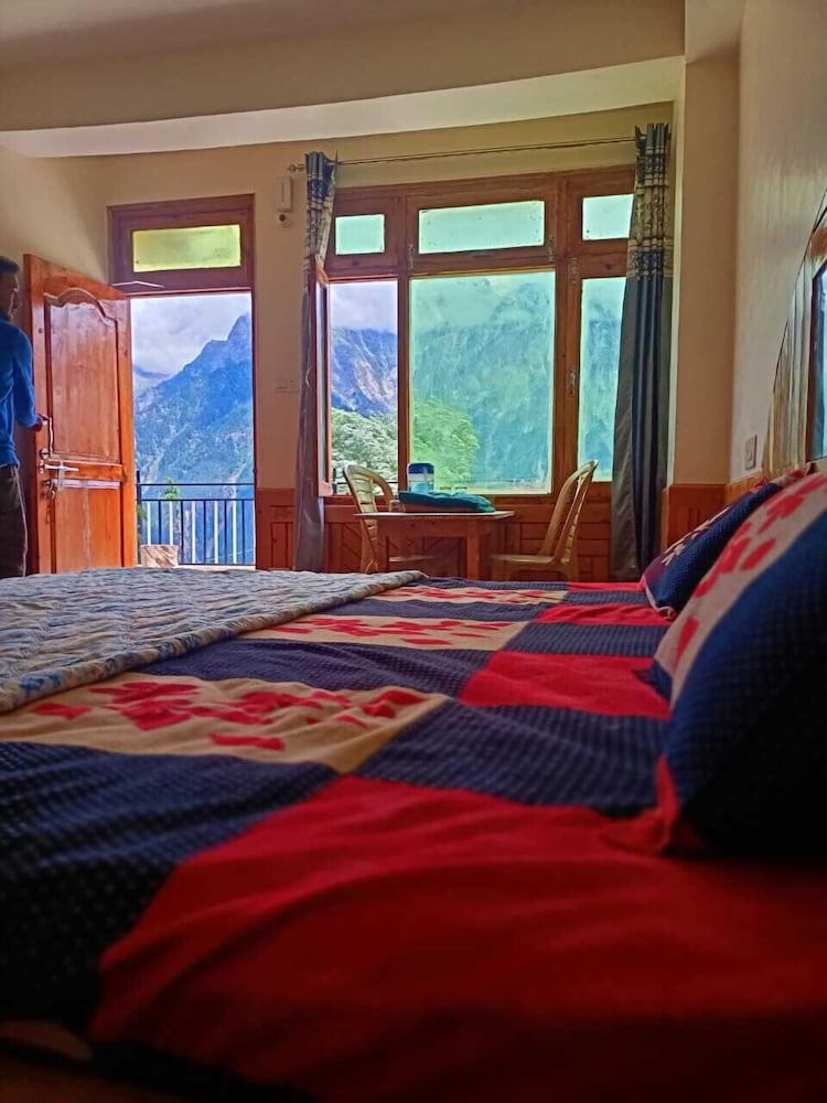 Aarav Chaaras Homestay