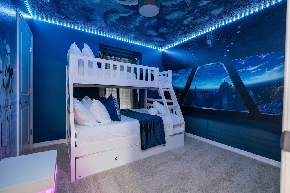 Simply Amazing 5BR Chic Retreat Themed Fun Style