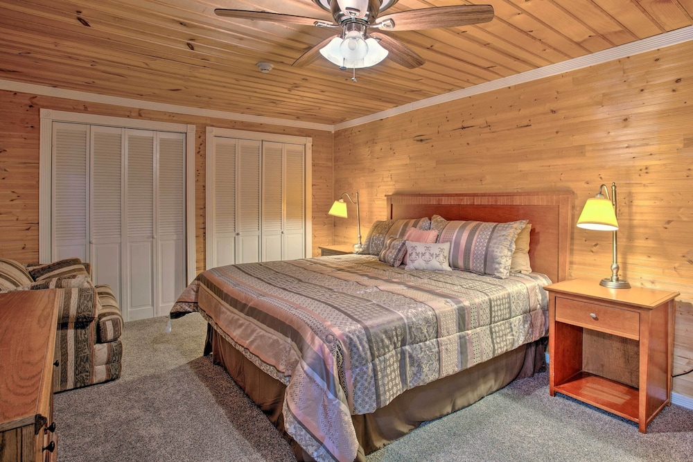 Rustic Home w/ Patio, 1 Mi to Sunset Beach! view 4