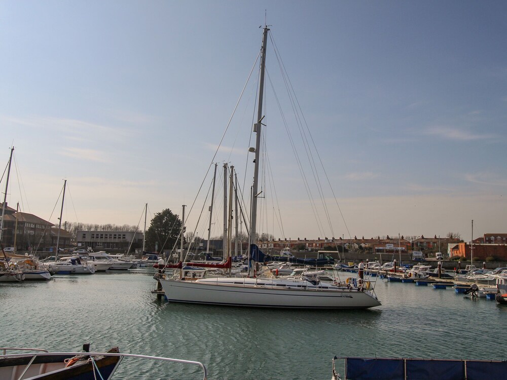Harbour Reach 6