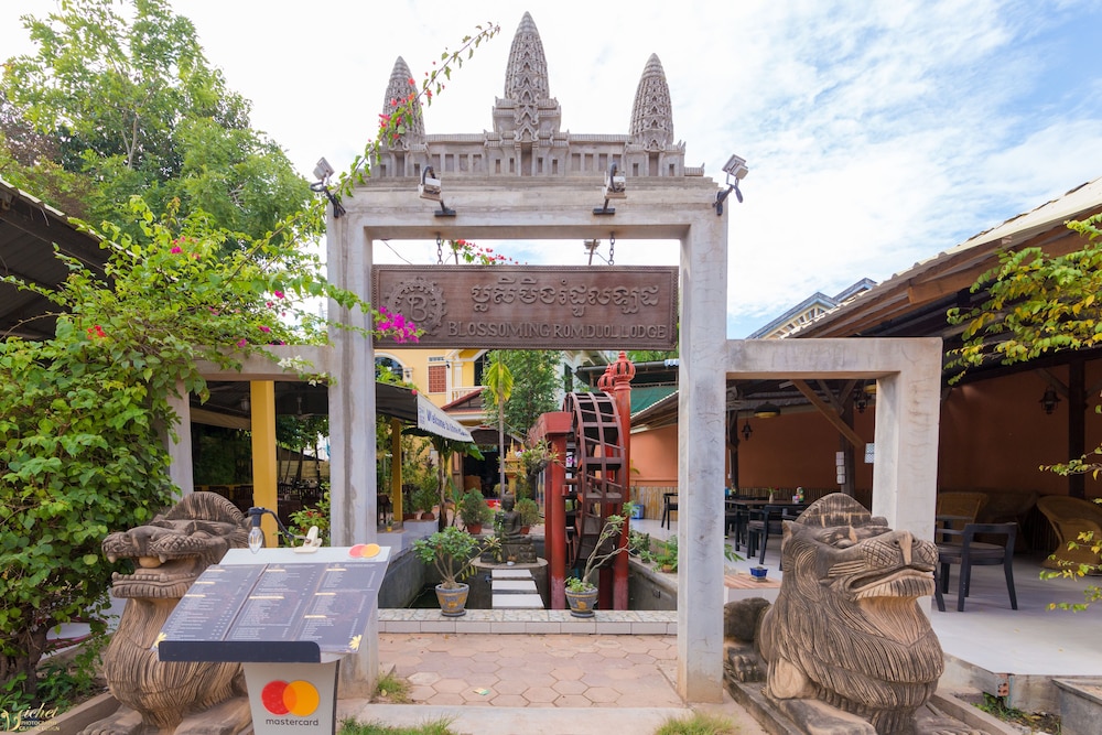 Blossoming Romduol Boutique - Hostel