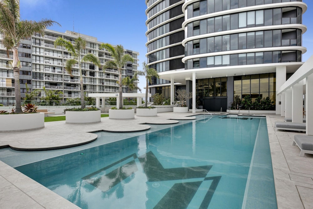 Oceanfront 3-bed With Stunning Views, Pool & Sauna
