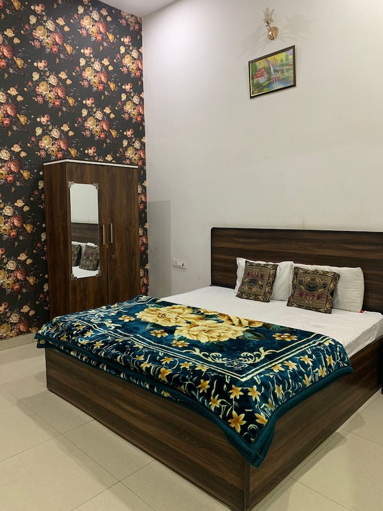 Hotel Indra Palace By GRB