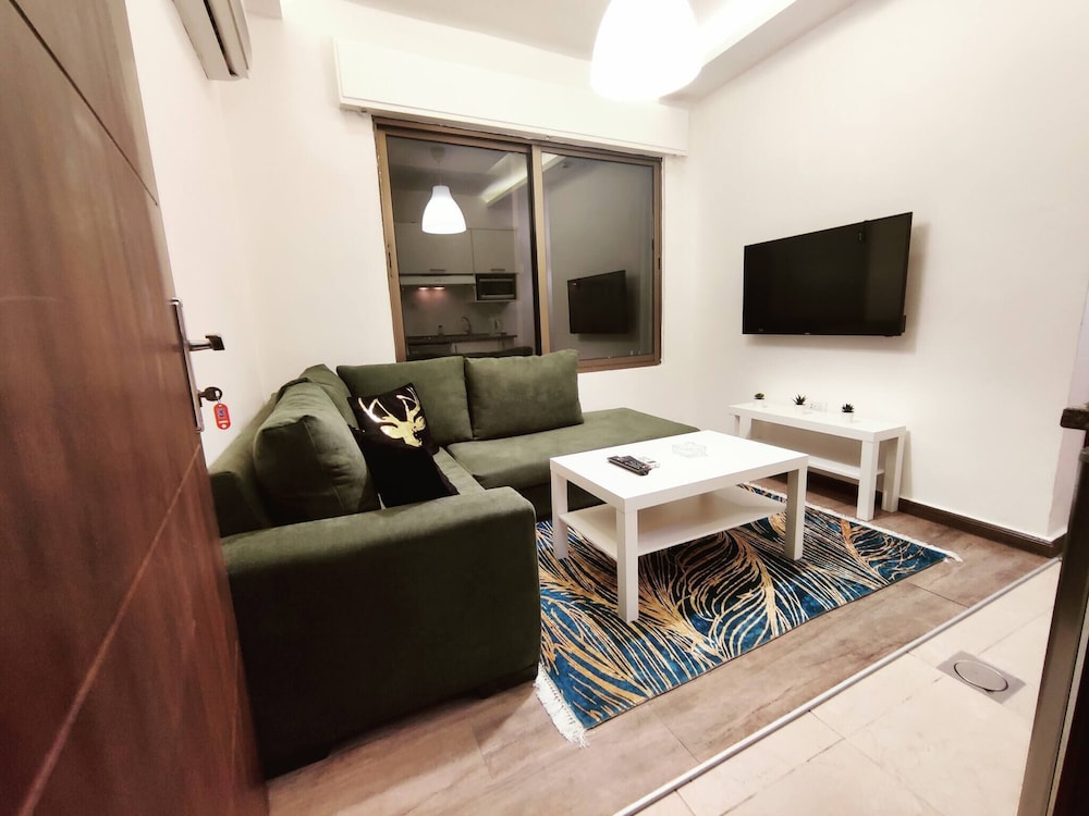 28 1- Lovely Apartment Close to all Services view 3