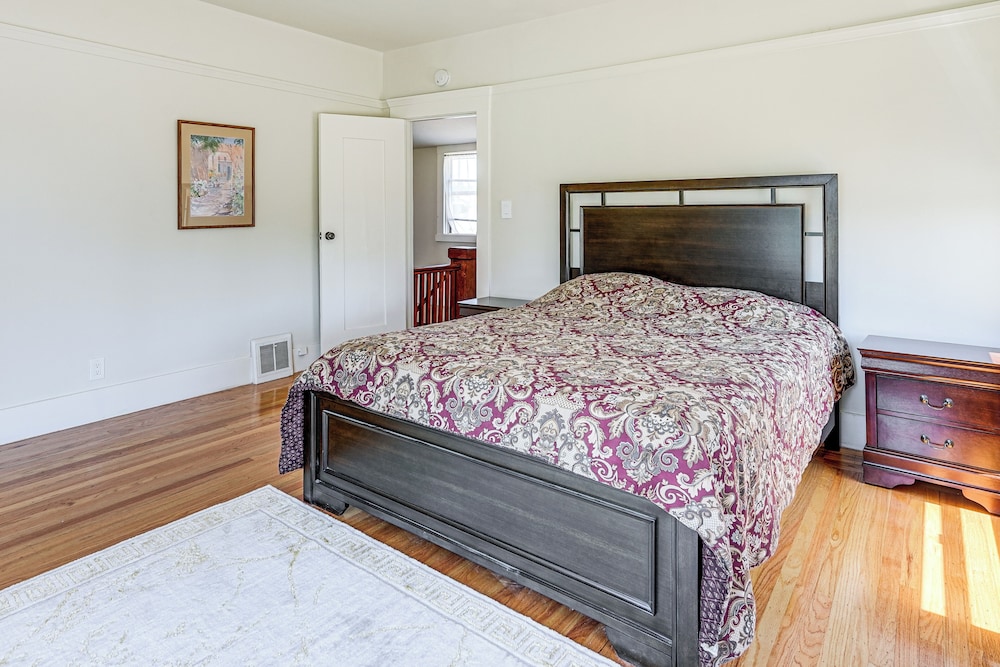 Stroll to SF Bay Beaches! Cozy Home in Alameda