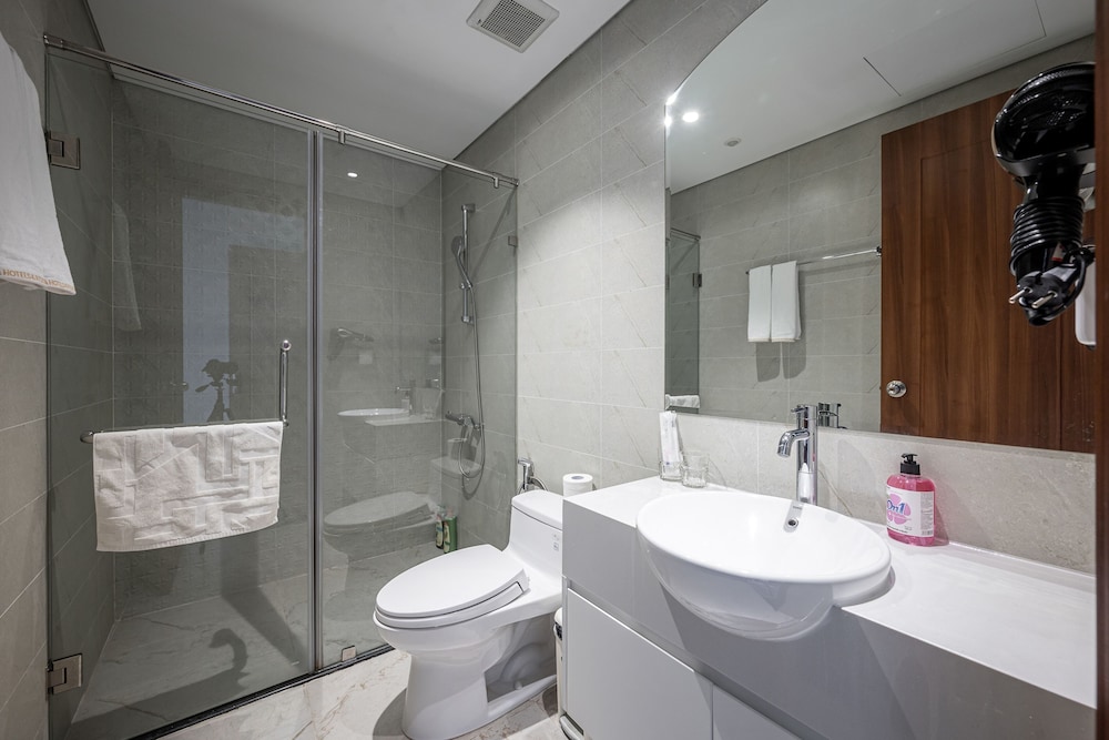 The Celavie Serviced Apartment Landmark