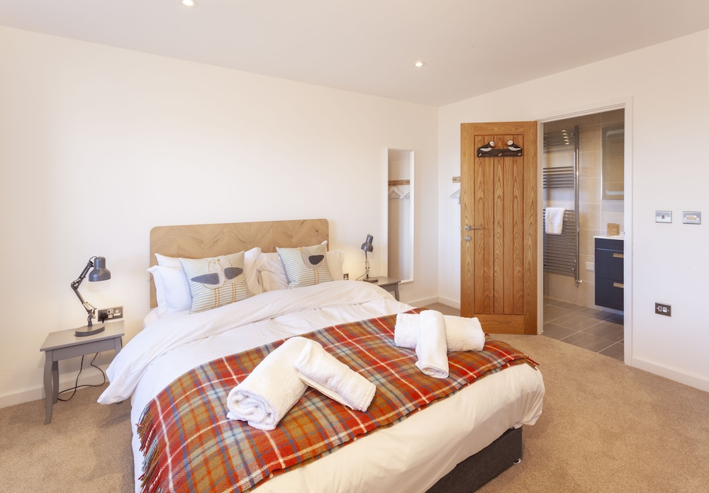 Appledore Home With Panoramic Estuary View view 3
