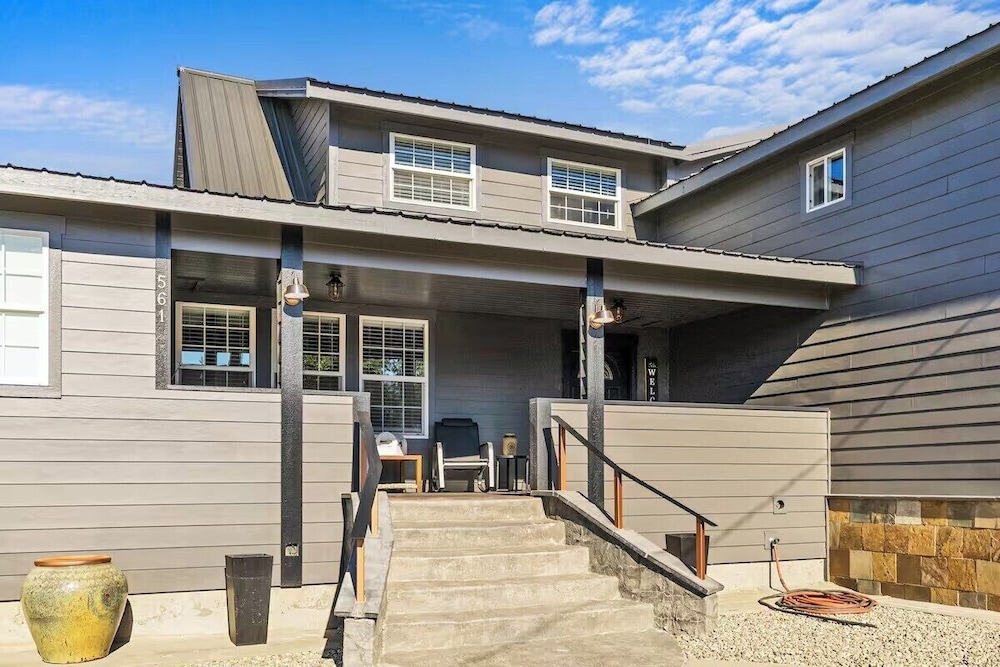 The Three Bears Retreat - King suites