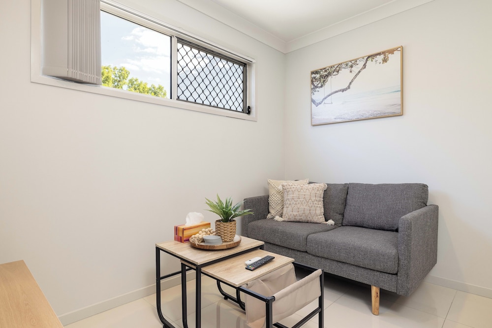 Smart Suites Self Check-in Apartments - 39A Freney
