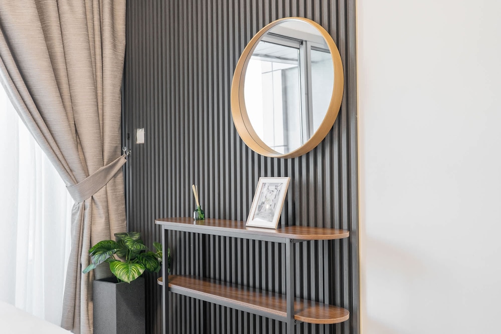 Cozy 1BR Gem in Marina With City Views