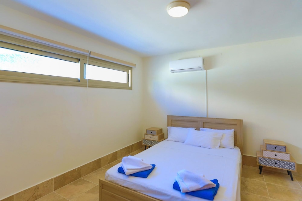 Villa Liberty in Polis view 2