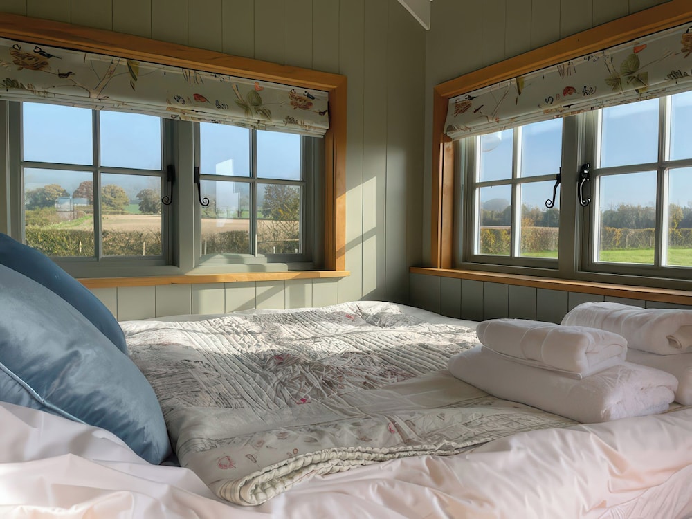 Goose Whistle Hut