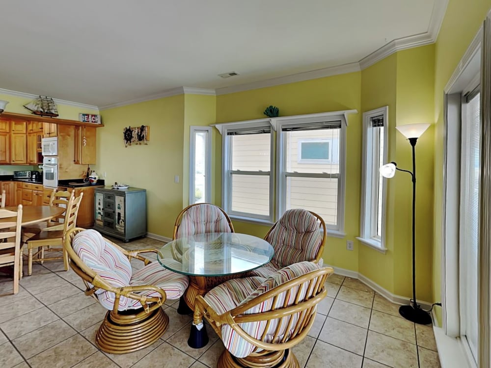 Sunshiny Daze by Topsail Realty
