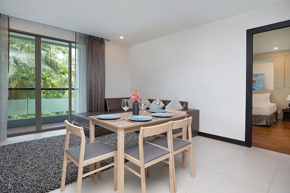 Elegant 2BR Apartment RGN B411 in Laguna