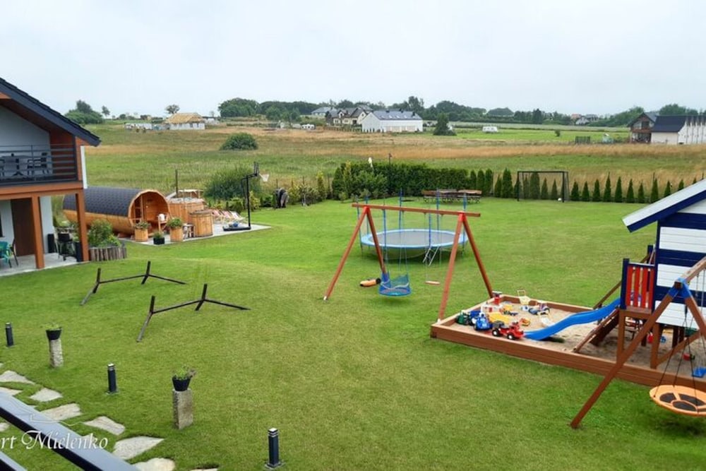 Large, 2-story Holiday Home, Sauna, Jacuzzi