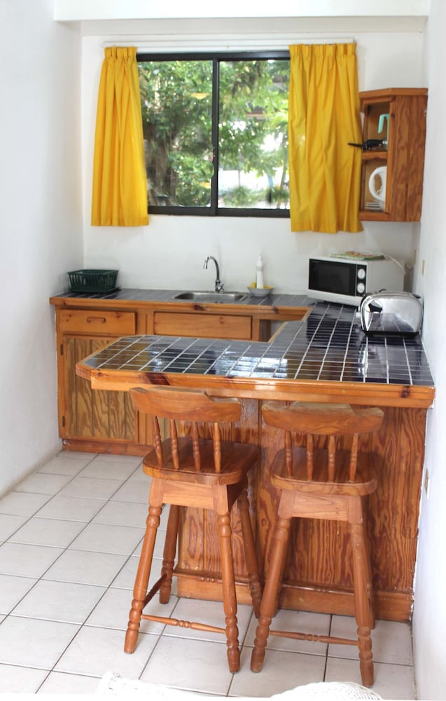 Bananaquit Apartments