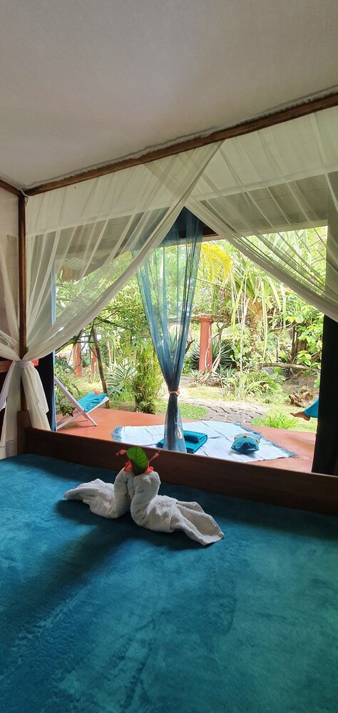 Ravoraha Ecolodge