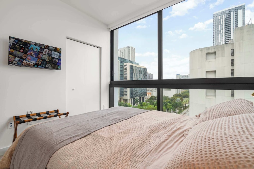 Luxury City Views in Downtown Miami