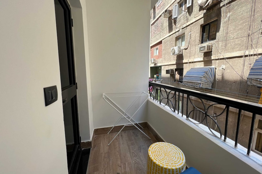 The 2 BDR Sapphire Condo 5 min to CAI Airport