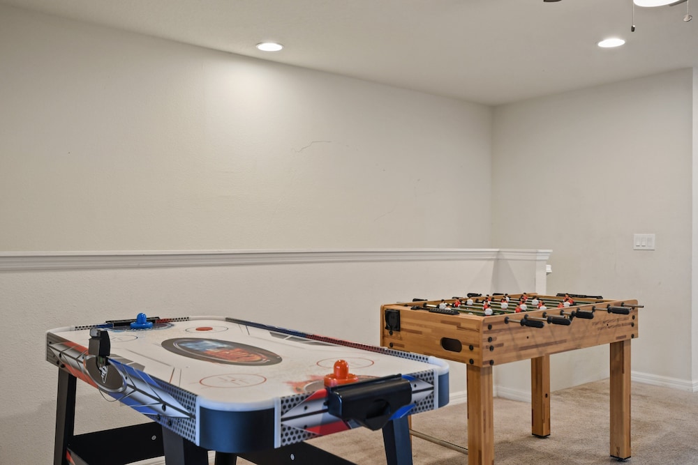 5-br Townhouse With Pool, Games, Disney