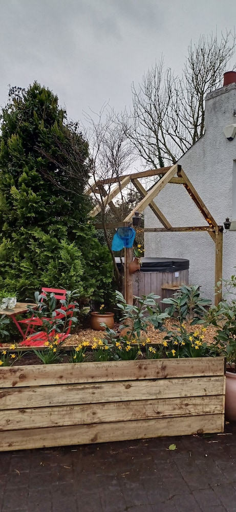 Riverside Cottage at Logwood Mill