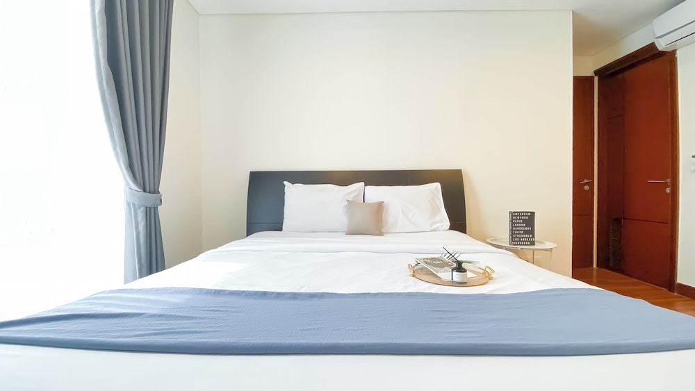 Spacious 2Br Apartment With Private Lift At The Kencana Residence