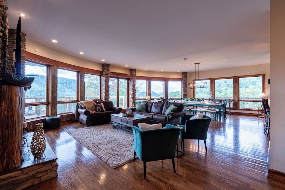 Luxury Mountain Cabin Amazing Look out Views