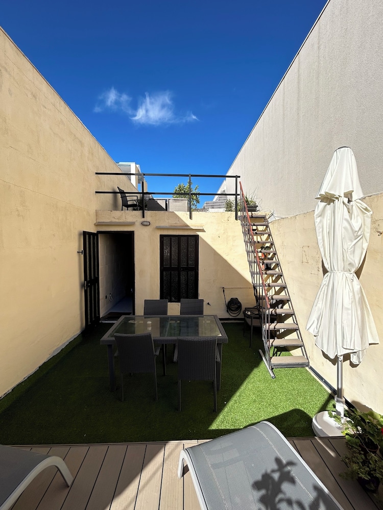 Central House in Sliema with PrivatePool
