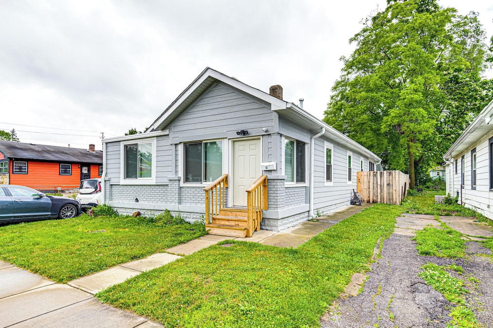 4 Mi to Dtwn Indianapolis: Quiet Apartment w/ Yard