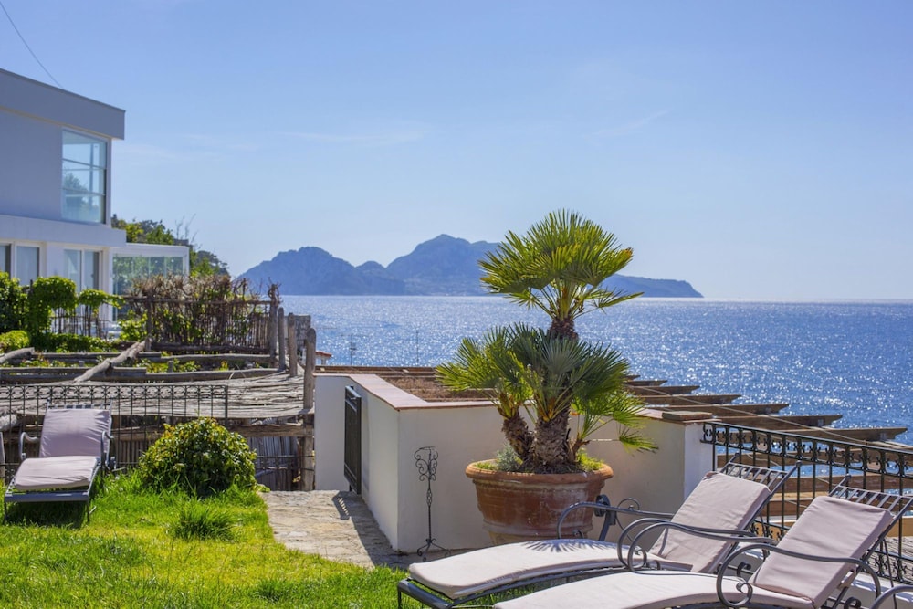 Villa Bouganville in Massa Lubrense