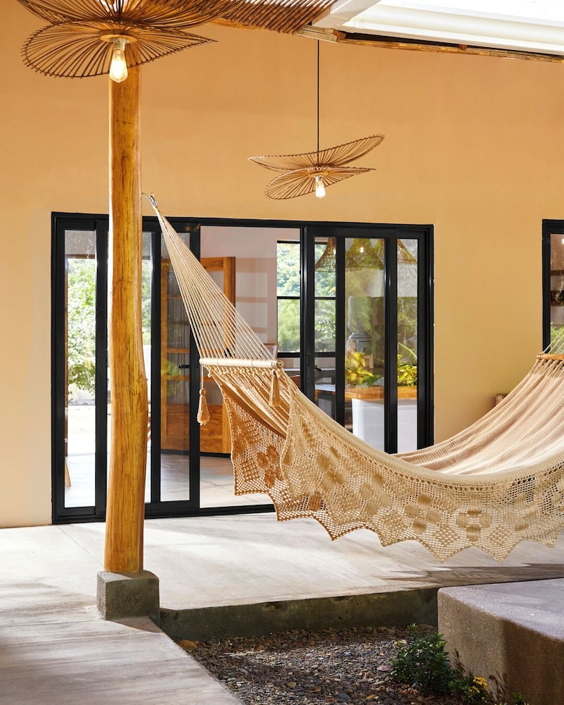 Pelícano Popoyo Boutique Villas