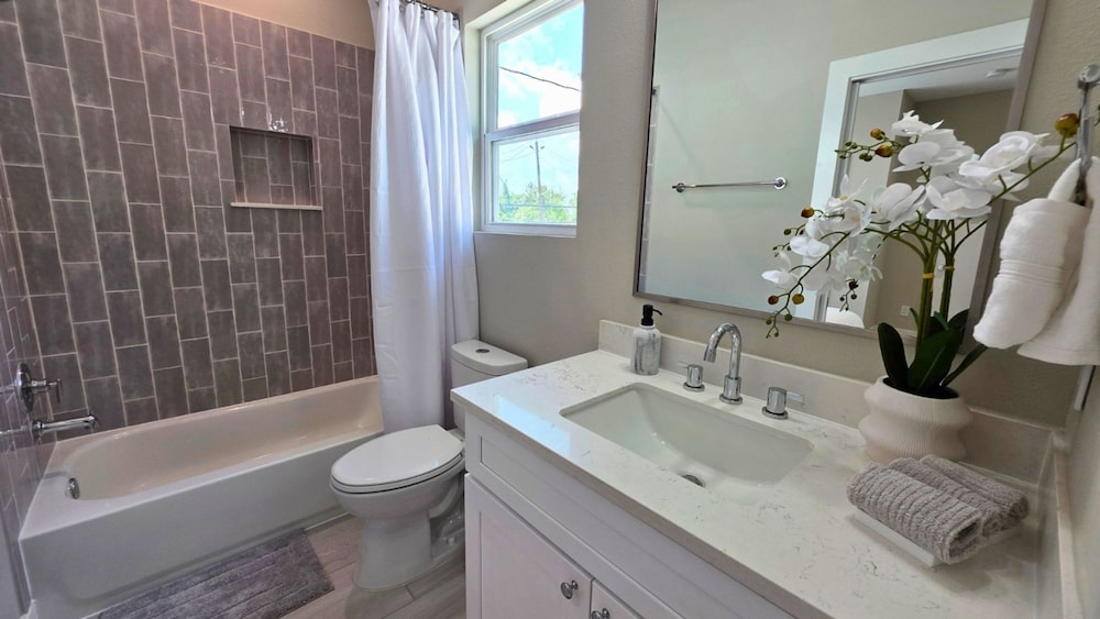 North Houston Comfort 3BR Near Downtown IAH