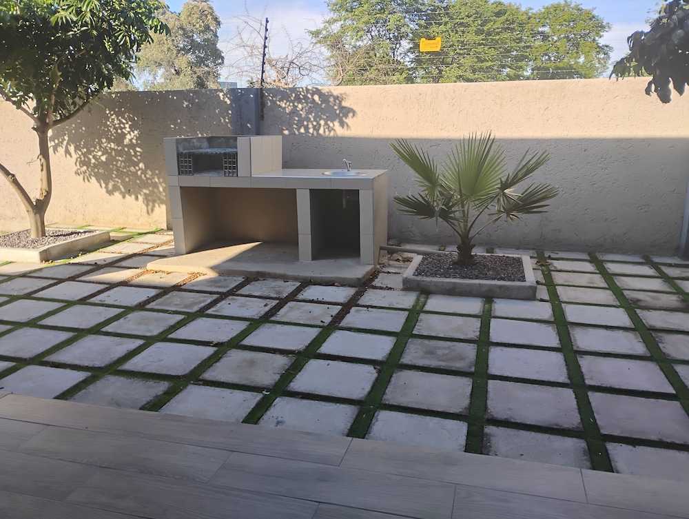 Petalite Villa Maun