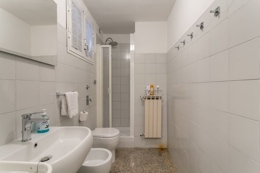 Spacious Studio in via Sammartini 33