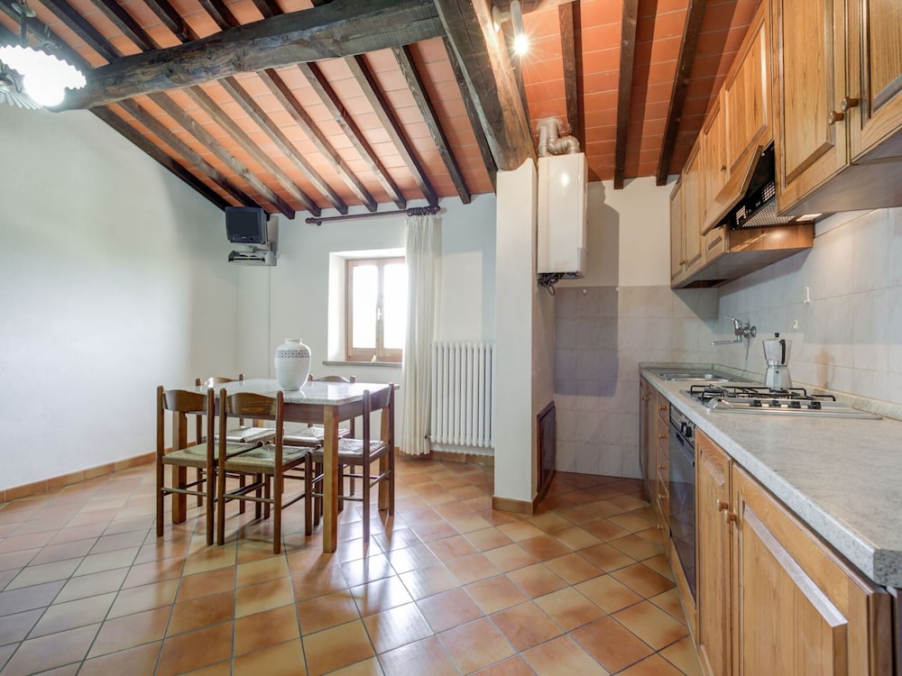 Varna Charm: Tuscan Getaway view 3