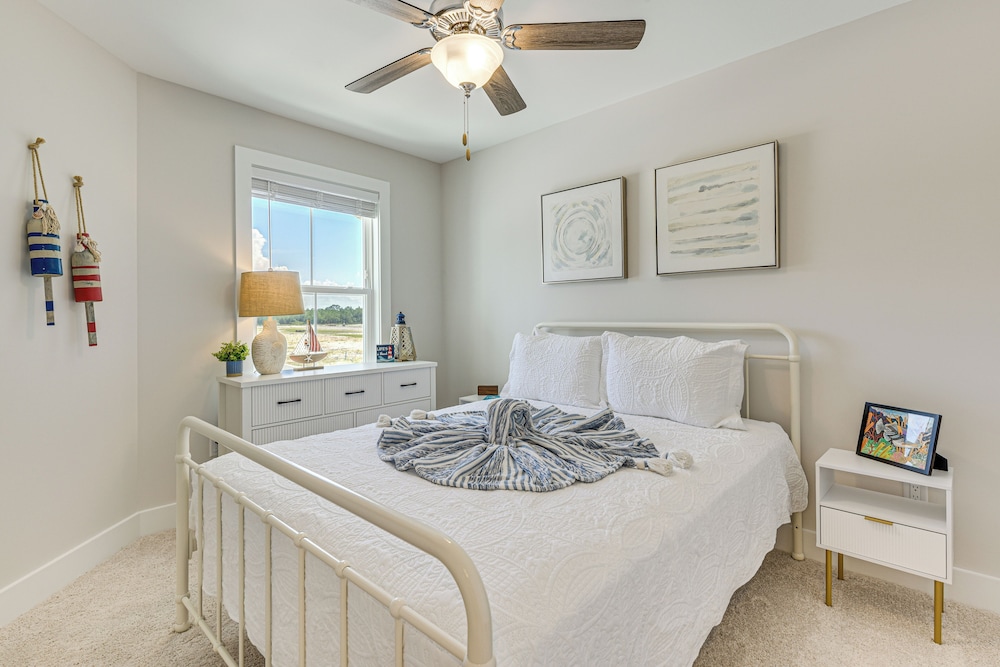 1 Mi to Sand & Surf: Townhome w/ Pool in Pcb!