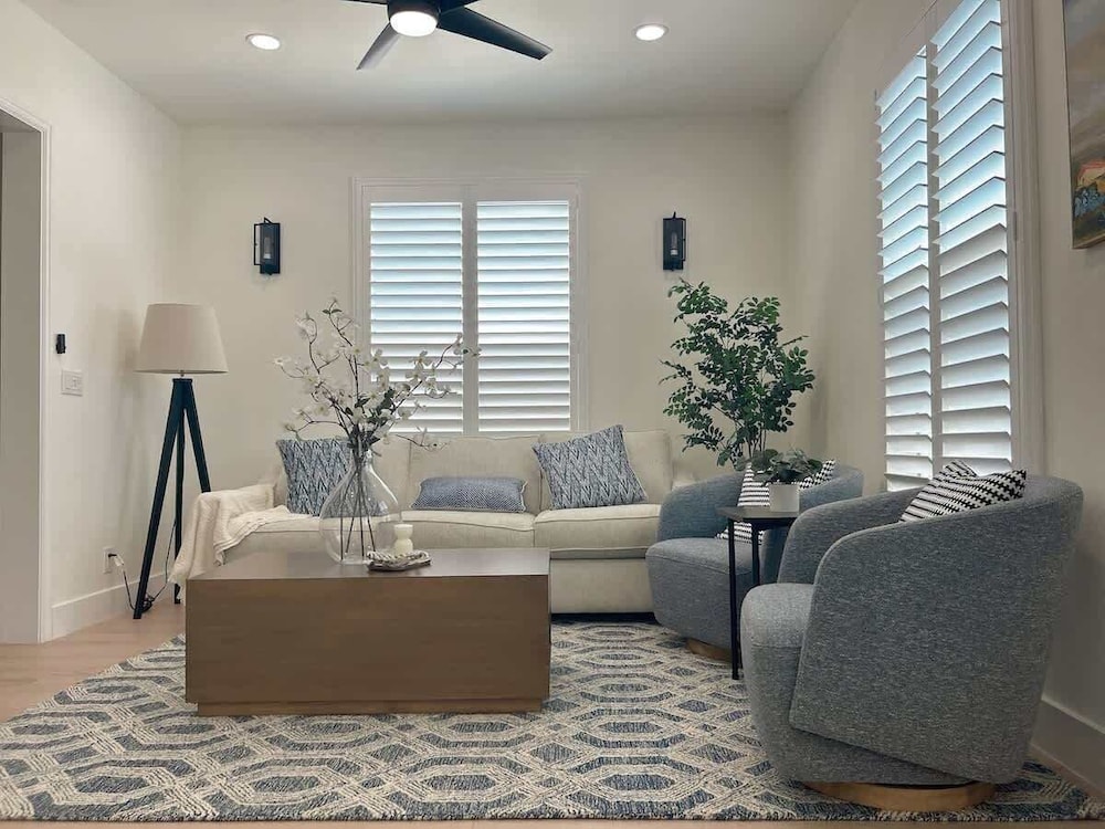 Cozy Retreat Near Downtown Perfect for Families