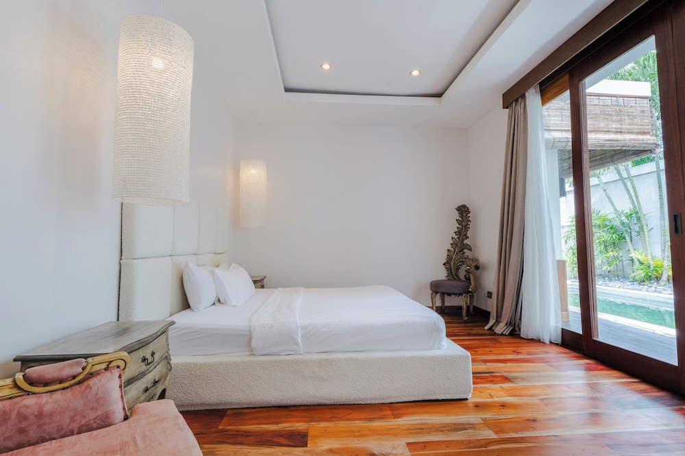 Villa Chloe by Pertama Management