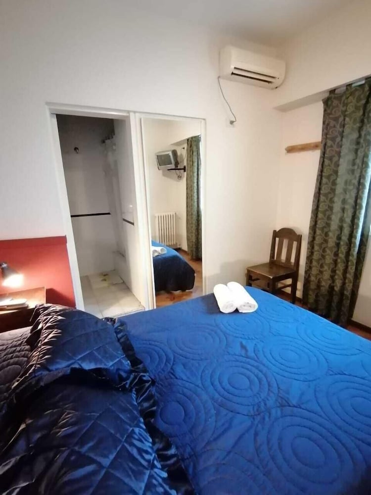 Alamo Hostel & Suites