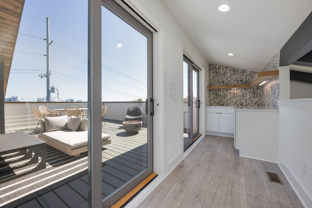 Elevate - Modern Luxury - Stunning City Views