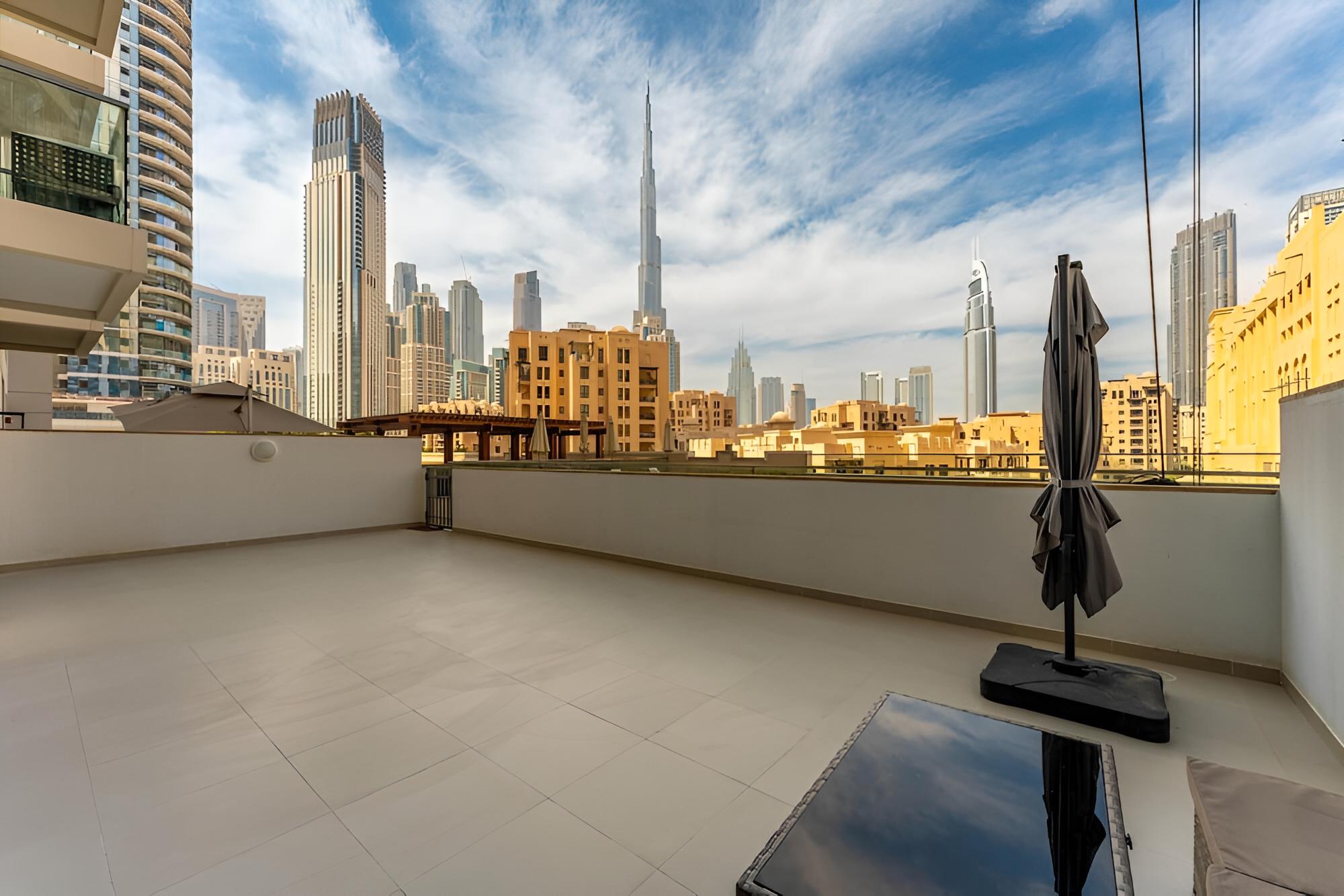 Classy Apt w Terrace Direct Burj Khalifa Views