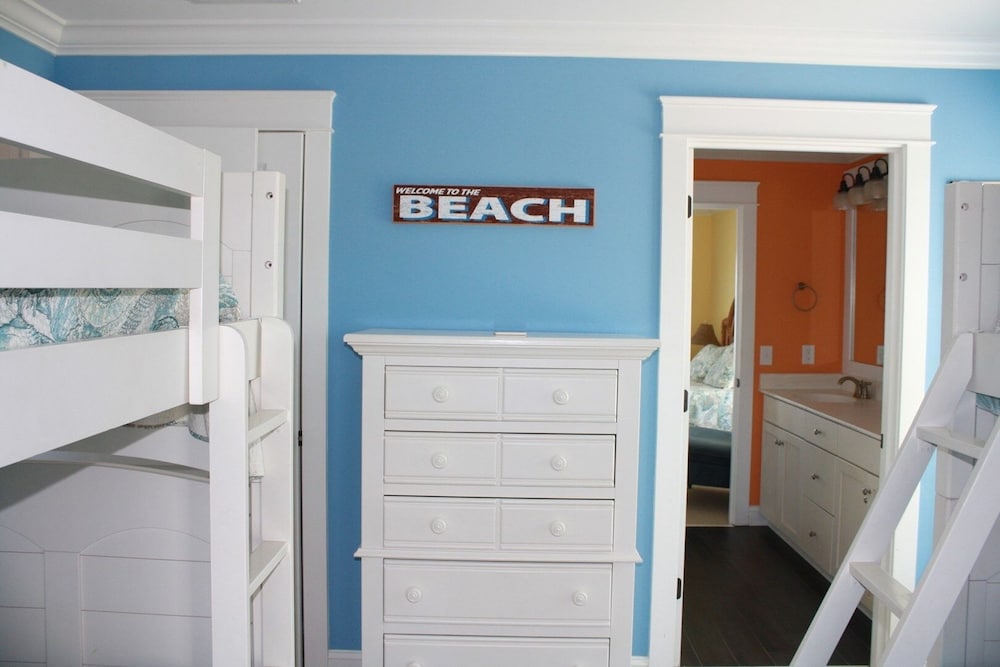 Beach Crew 4 Bedroom Home by RedAwning
