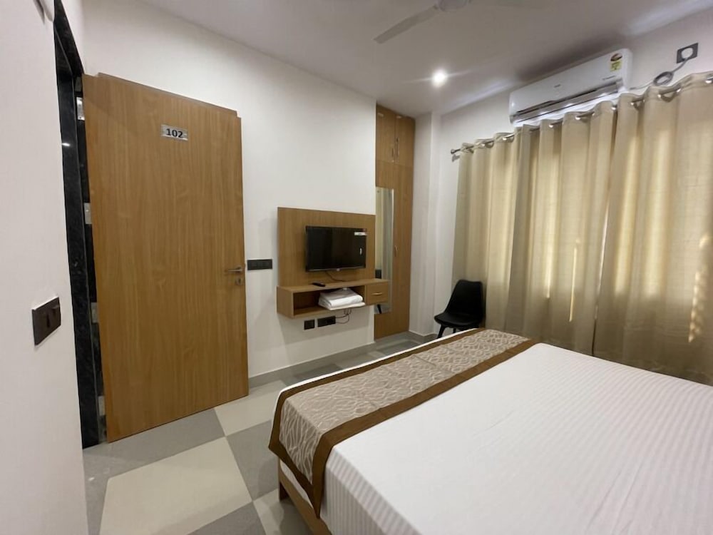 Hotel Srijan Vrindavan