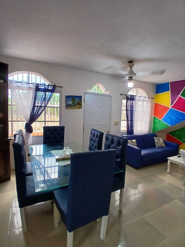 Villa con Piscina en Boca Chica
