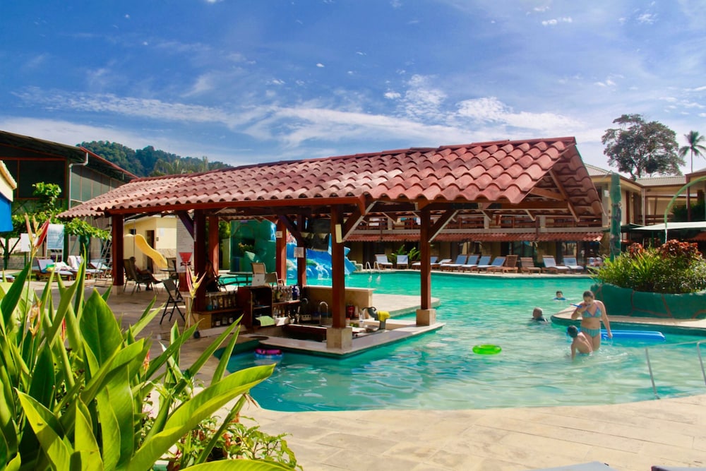 Hotel Amapola Resort - Image 1