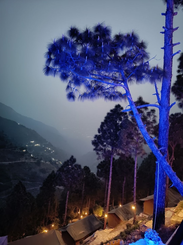 Jaseelo Camps near Tehri Lake